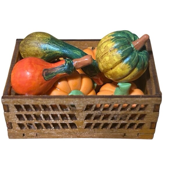 Mini Dollhouse Crate of Pumpkins & Gourds Fall Harvest Halloween Village Decor - Picture 7 of 7
